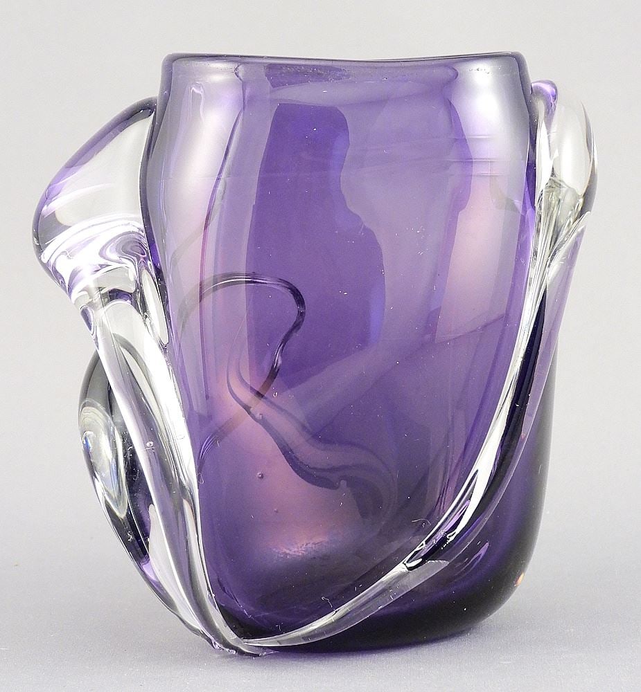 Blown Glass Vase signed (Lisa) Samphire Van, BC'87, 4 1/2"h. (1 of 3)