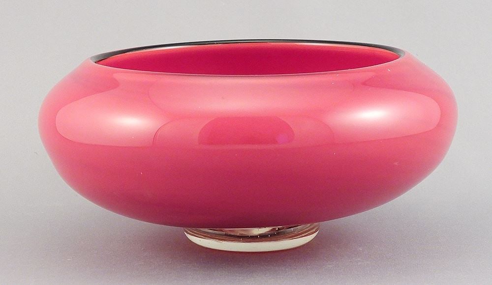 Studio Glass Bowl signed (Malcolm) MacFadyen 2003, 2 3/4 x 6 3/4" Diam.: Studio Glass Bowl signed (Malcolm) MacFadyen 2003, 2 3/4 x 6 3/4" Diam.