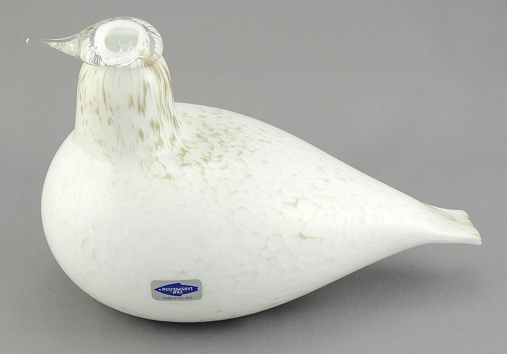 Nuutajarvi Glass Bird signed O. (Oiva) Toikka, 7 1/8"L.: Nuutajarvi Glass Bird signed O. (Oiva) Toikka, 7 1/8"L.