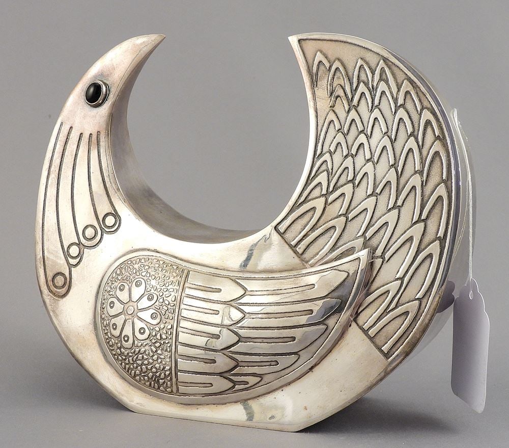 Joaquin Taller Tinta Ecuador Bird Figure, 5 3/4 x 7 x 2 3/8". (1 of 3)
