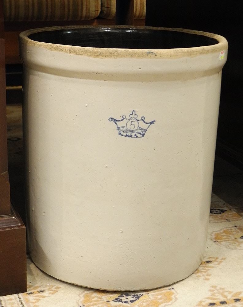 Robinson Ransbottom 5 Gallon Stoneware Crock, 15"h (no cover). (1 of 1)