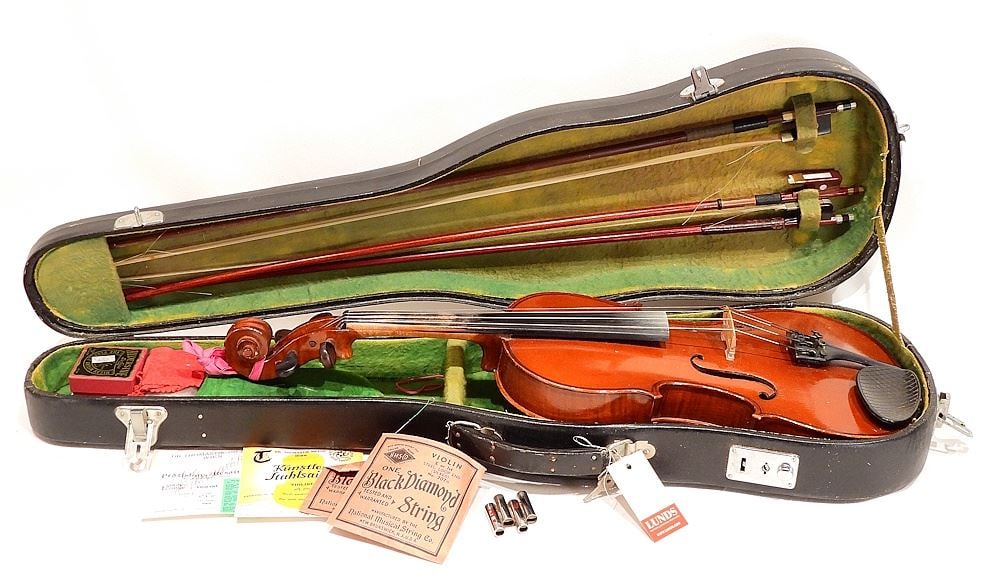 Student Stratovarius Violin w/3 Bows (1 Joachim/2 unmarked) w/Case. (1 of 5)