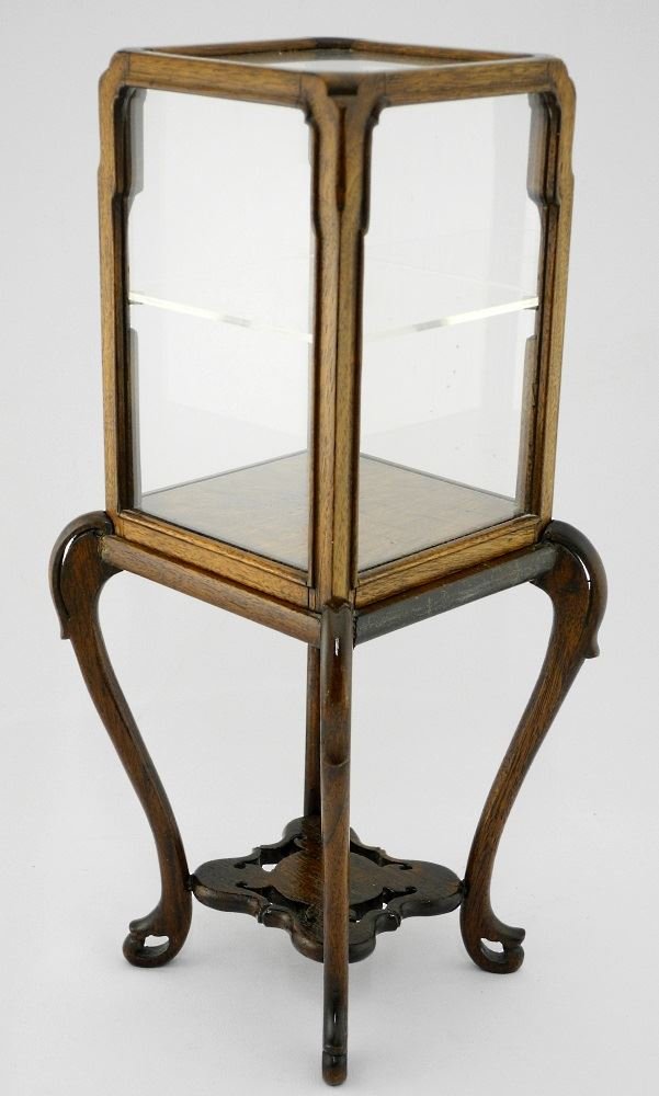 Small Chinese Hardwood Display Cabinet. (1 of 3)