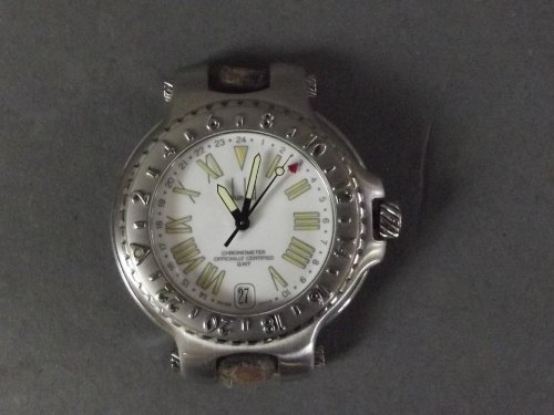 A Dunhill gentleman's wristwatch without strap, in: A Dunhill gentleman's wristwatch without strap, in working order, 21 jewels, Reg No. 11710113