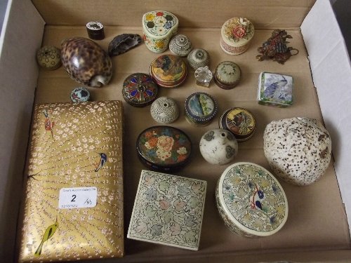 A quantity of Eastern boxes, shells, minerals, etc: A quantity of Eastern boxes, shells, minerals, etc