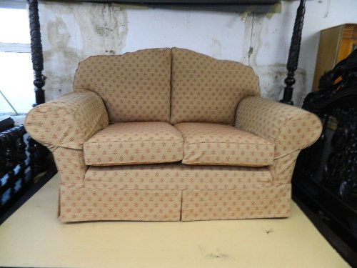 A pair of Multiyork two seater settees in good conditio: A pair of Multiyork two seater settees in good condition, 63'' x 39'', 39'' high
