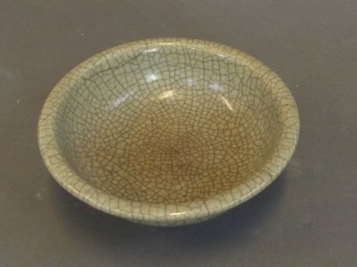 A small celadon crackle glazed bowl, 5¼'' diameter: A small celadon crackle glazed bowl, 5¼'' diameter