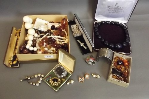 A quantity of costume jewellery to include silver,: A quantity of costume jewellery to include silver, beads etc