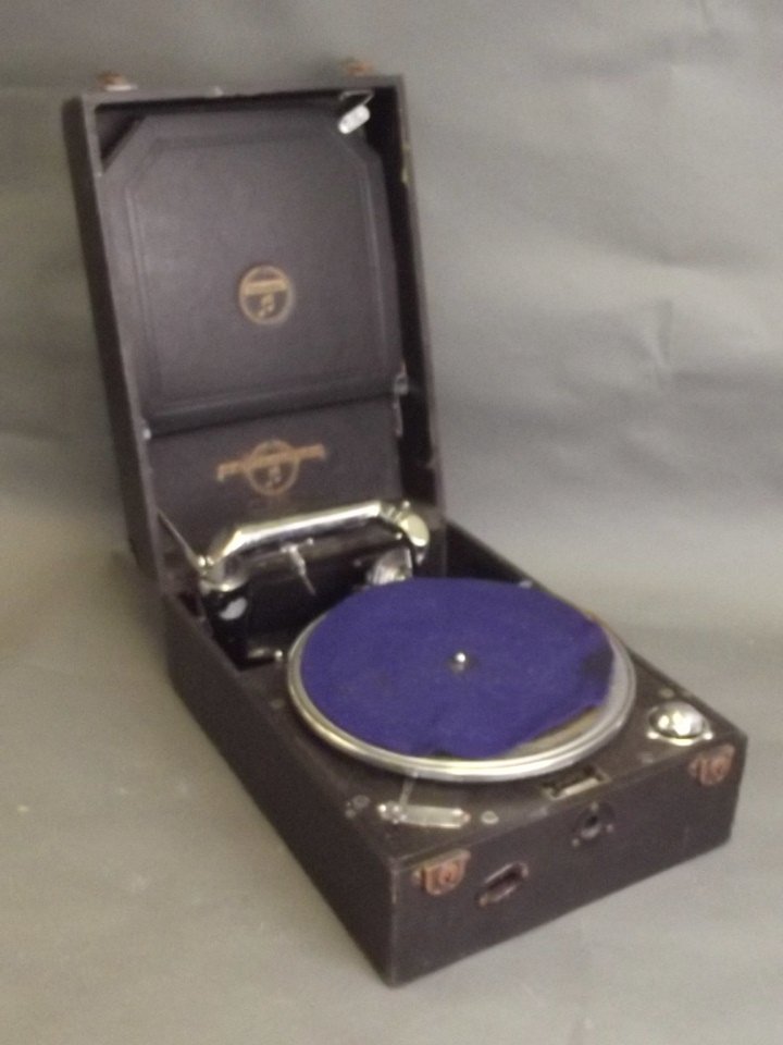 A 'Columbia' Grafonola wind up record player, 16'' x: A 'Columbia' Grafonola wind up record player, 16'' x 11''