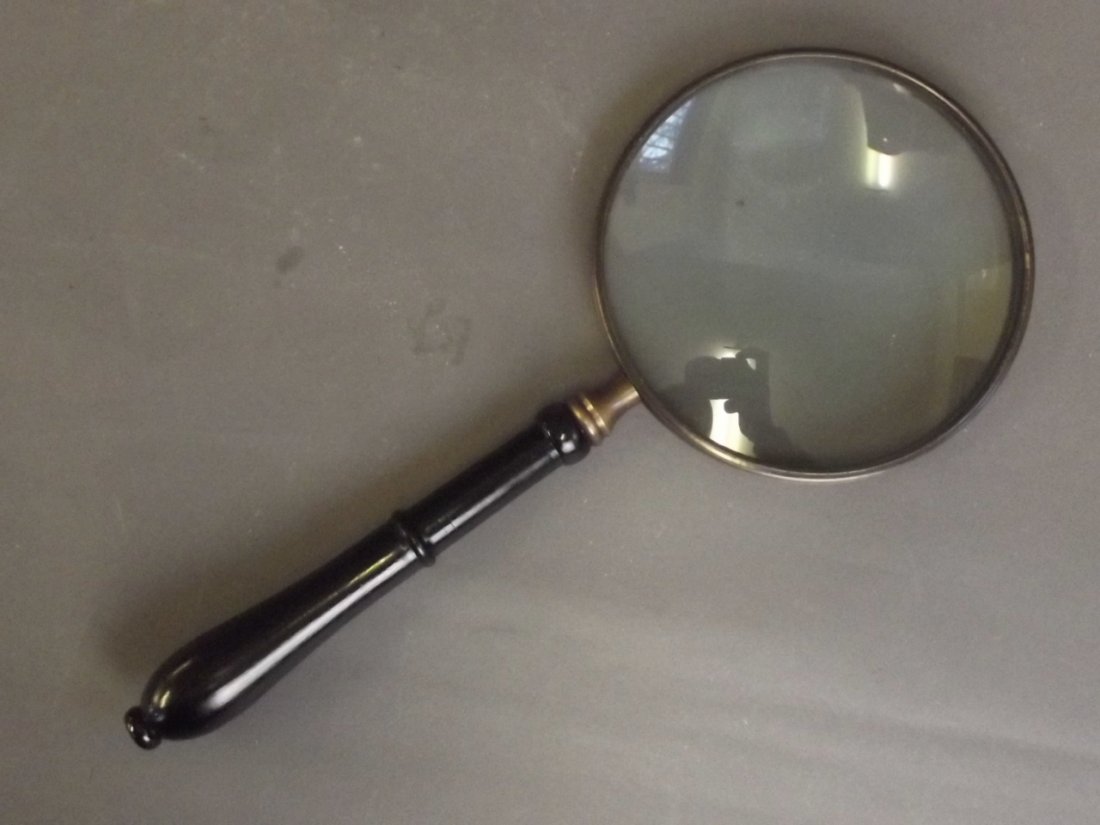A large magnifying glass with an ebonised turned wood (1 of 1)