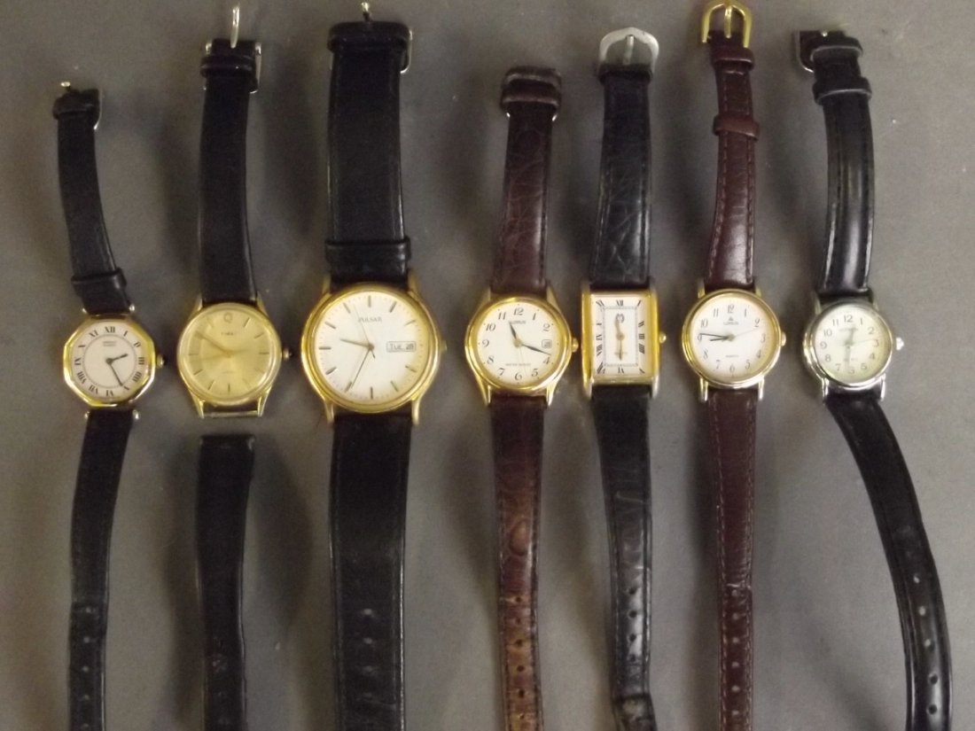 An assorted collection of gentleman's and lady's: An assorted collection of gentleman's and lady's wristwatches, makers Lorus, Pulsar, Timex, Citron etc