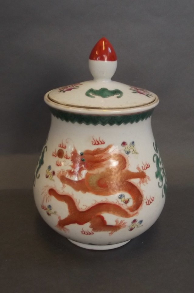 A Chinese famille verte ginger jar and cover decorated (1 of 3)