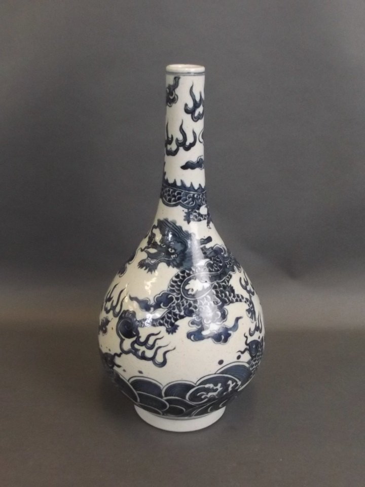 A C19th Chinese blue and white porcelain bottle vase (1 of 4)