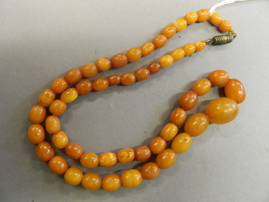 A natural amber bead necklace, 17g (1 of 1)