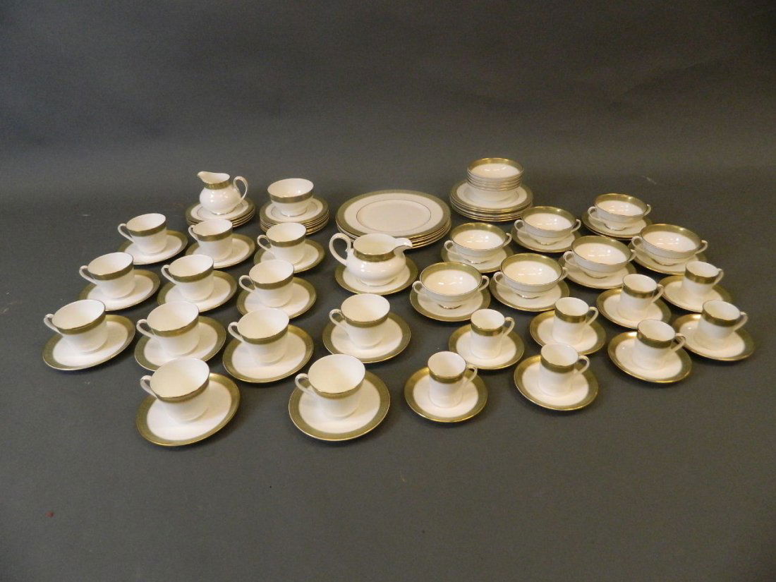 A Royal Doulton 'Belvedere' pattern tea, coffee and (1 of 4)