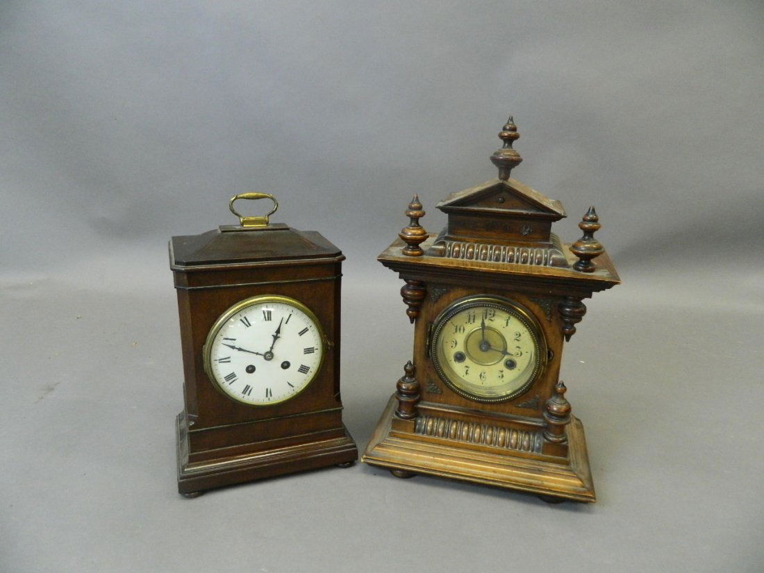 A Victorian oak mantle clock with turned finial (1 of 1)