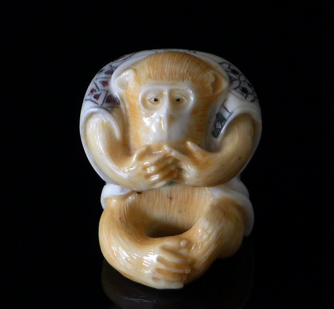 VINTAGE JAPANESE IVORY DECORATION