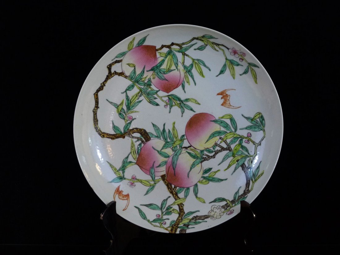 CHINESE FAMILLE ROSE PORCELAIN PLATE: Extremely rare famille rose peach big plate, bats and peach blooming plate. Skillful at fine art work and neat, there are total nine peaches on the inside and outside of the plate, painted peach is an