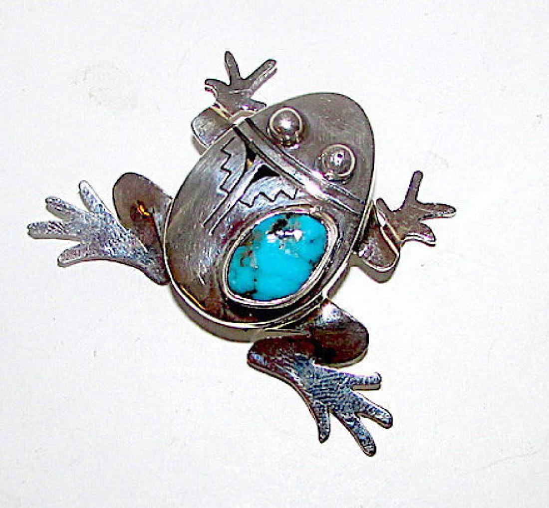 Navajo Bennie Ration Frog Pendant Sterling Silver (1 of 3)