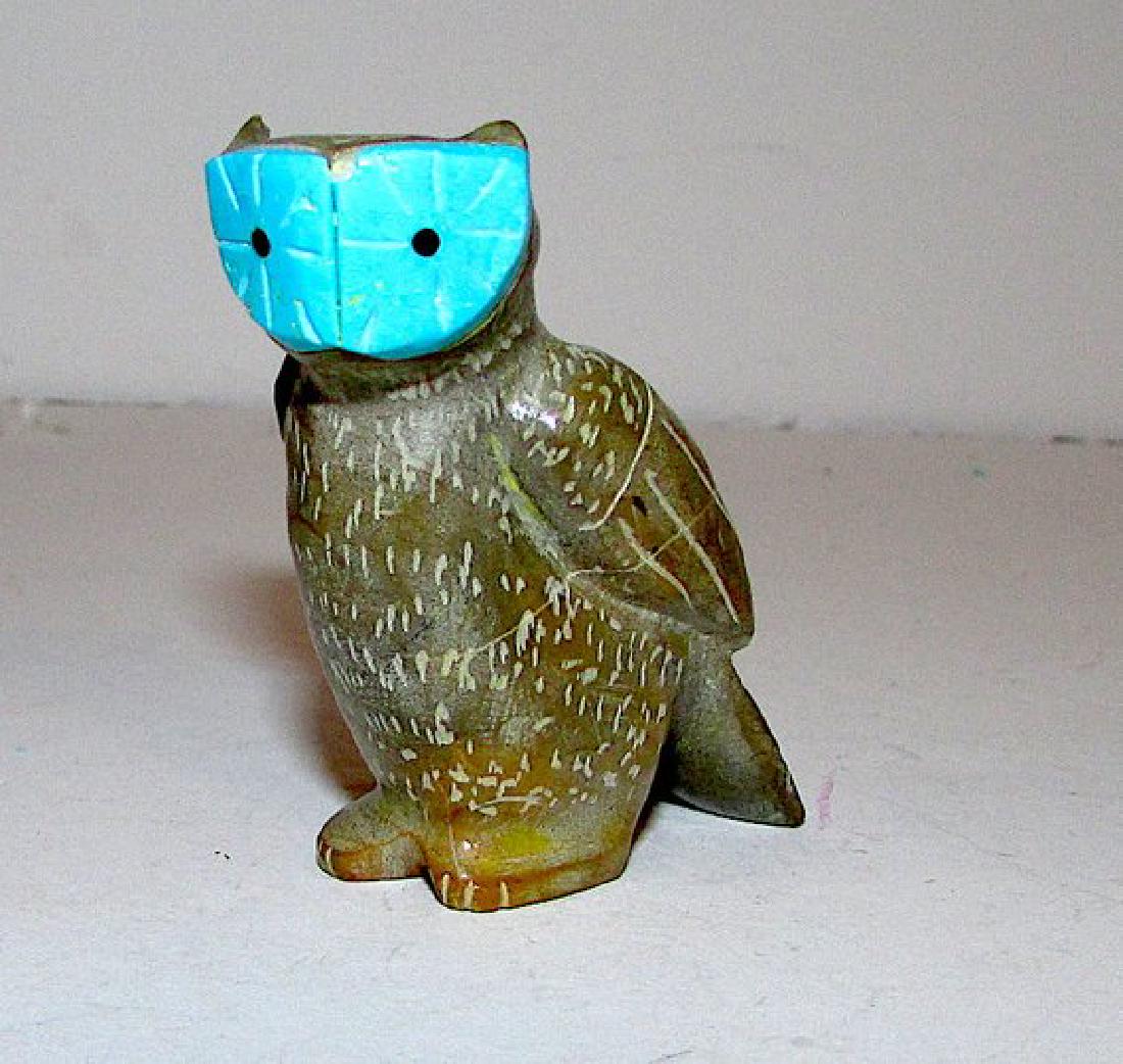 Zuni Travertine Turquoise Owl Bird Fetish Hand Carved: For your consideration is this spectacular travertine and turquoise owl bird fetish, intricately hand carved by a collectible Zuni artist Freddie Leekya. The stunning owl bird has been carved from tra