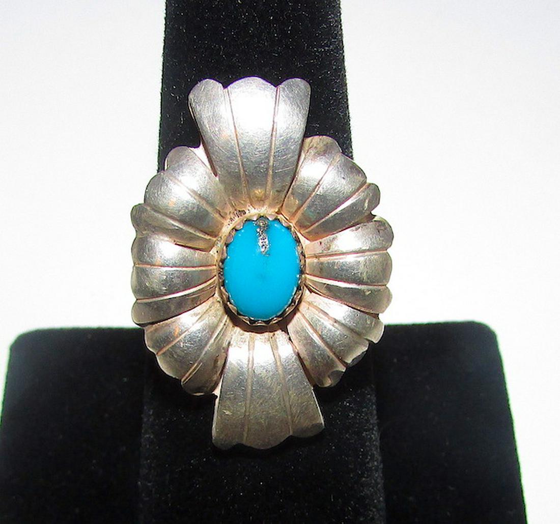 Old Pawn Navajo Sterling Turquoise Ring Sz. 6.5 (1 of 3)