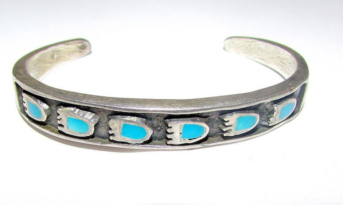 Old Pawn Navajo Bear Paw Bracelet (1 of 3)