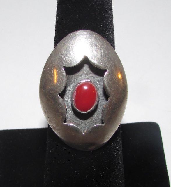 Old Pawn Navajo Coral Ring Sz. 6 (1 of 3)