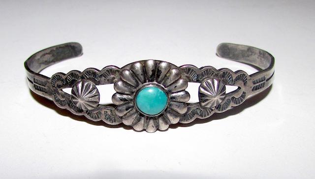 Vintage Navajo Fred Harvey Era Sterling Turqoise Cuff (1 of 3)