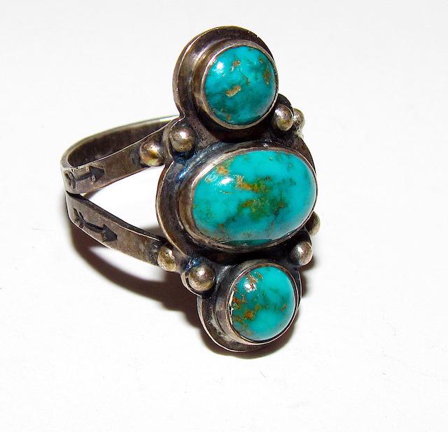 Old Pawn Navajo Sterling Turquoise Ring (1 of 3)