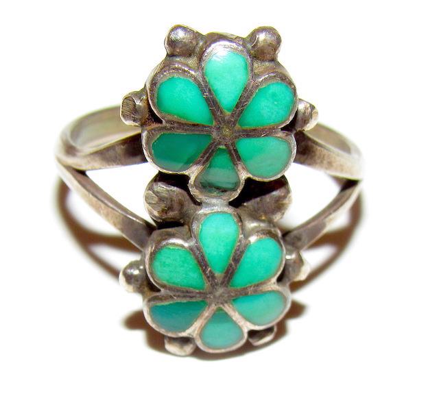 Old Pawn Zuni Sterling Flower Ring (1 of 3)