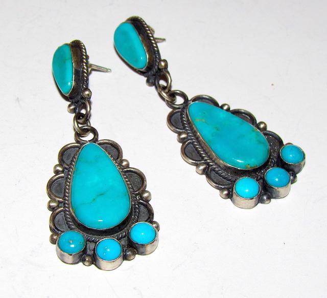 Navajo Sterling Kingman Turquoise Earrings (1 of 3)