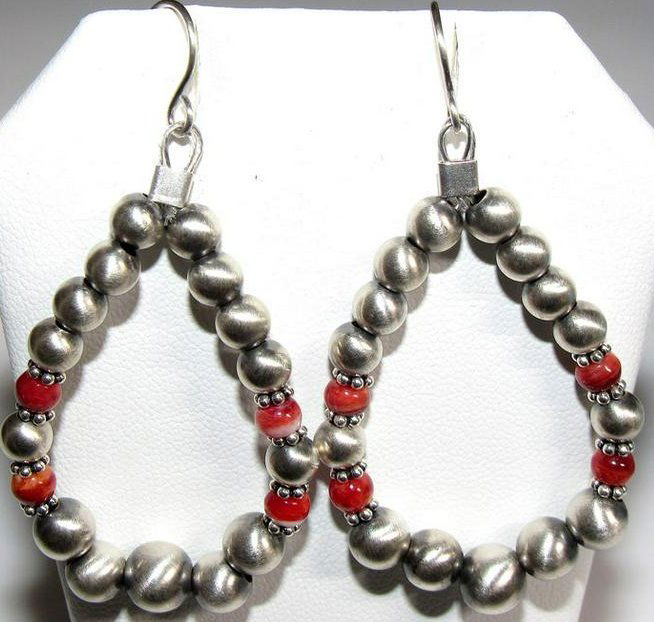 Navajo Pearls Red Spiny Oyster Earrings Native American (1 of 1)