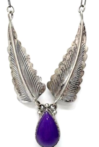 Navajo Kenneth Jones Sugilite Necklace Sterling Silver 17"L Native American: Fab vintage Navajo sterling silver and sugilte necklace by the collectible Navajo artist Kenneth Jones. This necklace features a traditional design in sterling silver, accented with an oval sugilite c