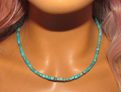 Navajo Rolled Turquoise Heishi Choker Necklace Native American 18L: Stunning Navajo Kingman turquoise small rolled heishi beads choker necklace with sterling silver clasp. Measures about 18" long. Rolled turquoise bead color and matrix vary slightly. Gorgeous, elegant