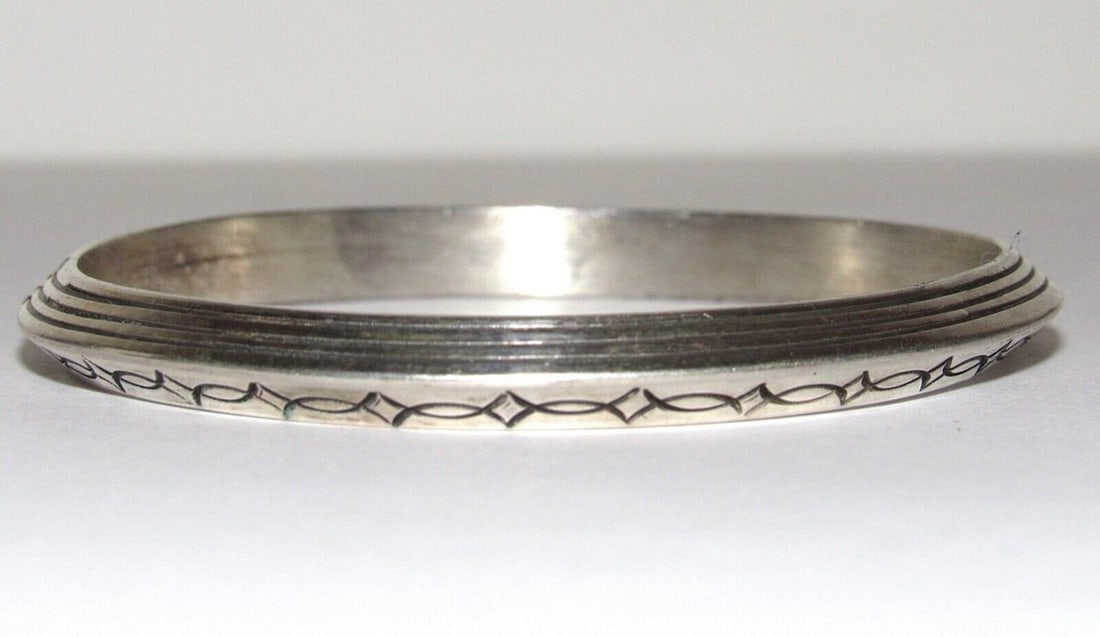 Navajo Bangle Bracelet Sterling Silver Ingot Tribal Design Signed Native (1 of 7)