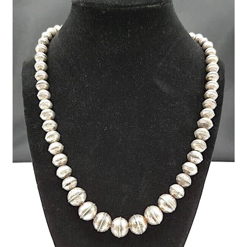 Old Pawn Navajo Pearls Necklace Graduated Beads Sterling Silver 30L (1 of 6)