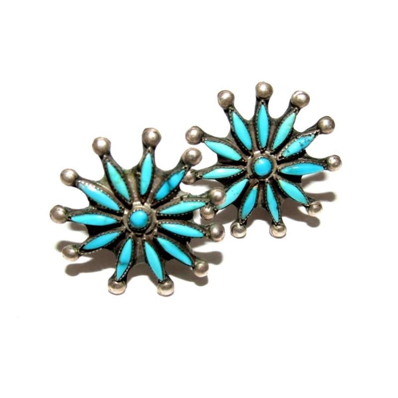 Old Pawn Zuni Cluster Earrings Petit Point Turquoise Sterling Silver Screw Back: Stunning vintage Zuni sterling silver and petit point turquoise screw back earrings in nice vintage condition. Measures about 1 1/4" in diameter. Traditional turquoise cluster design. Unmarked as most