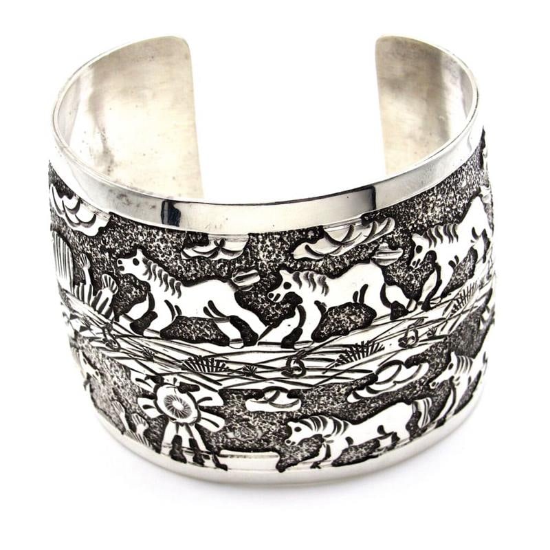 Navajo Sterling Silver Horses Storyteller Bracelet E Becenti (1 of 8)