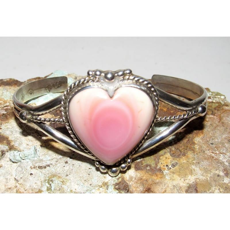 Navajo Pink Conch Heart Bracelet Sterling Silver Cuff G. Jones (1 of 4)