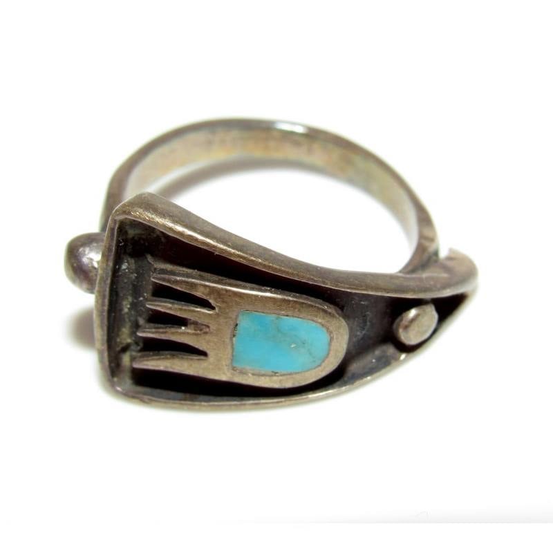 VTG Navajo Inlay Ring Sz. 6 Bear Paw Design Sterling Silver: Fab vintage Native American Navajo Sterling Silver & Turquoise Inlay Bear Paw Ring. Symbolizing courage & strength. Size 6. FREE US SHIPPING ON ALL JEWELRY!