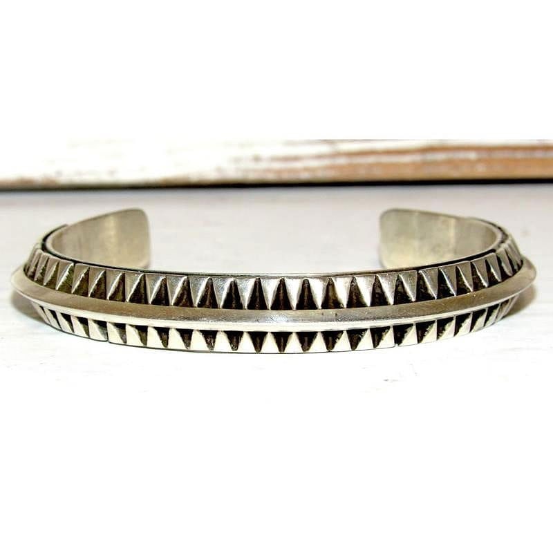 Navajo Carinated Hand Stamped Ingot Double Sided Cuff Bracelet L. Tahe 7" (1 of 4)