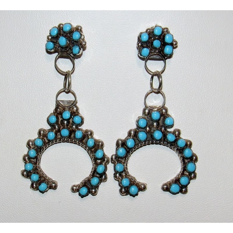 VTG Zuni Snake Eye Turquoise Naja Dangle Earrings Sterling Silver: Exceptional vintage Zuni sterling silver and Sleeping Beauty mine snake eye turquoise cabochons cluster naja dangle statement earrings. The earrings measure about 2" long. Stunning craftsmanship and a
