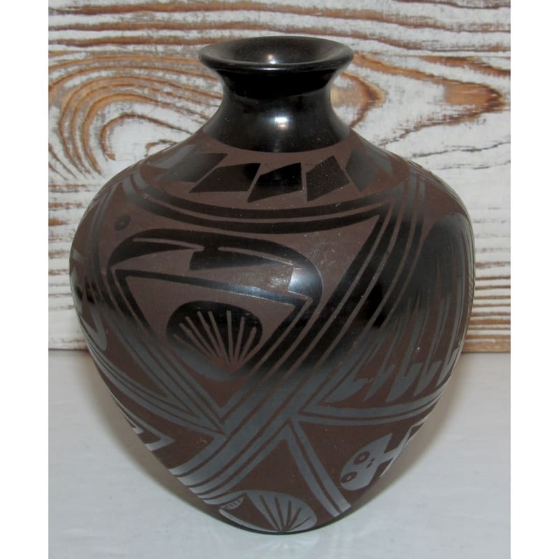 Vintage Mata Ortiz Black Polychrome Pottery Vase – Hand Painted Mexican Folk Art (1 of 4)
