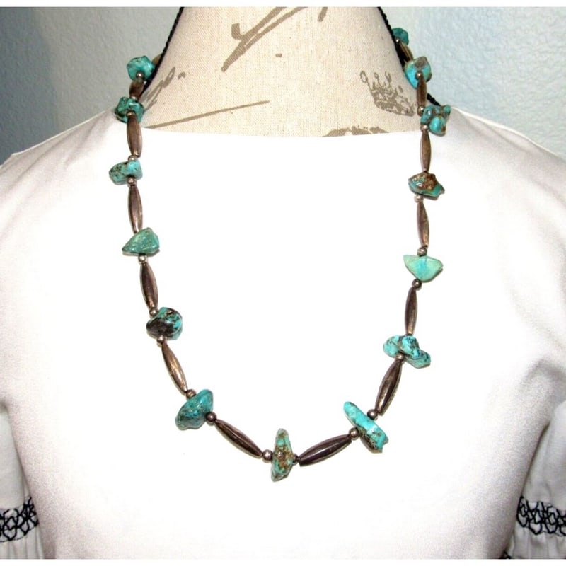 VTG Navajo Kingman Nugget Necklace Sterling Navajo Pearls Necklace 26"L: For your consideration is this phenomenal vintage Navajo sterling silver and Kingman turquoise nugget cabochons Navajo pearls necklace. Intricately hand-etched traditional Navajo barrel beads design w