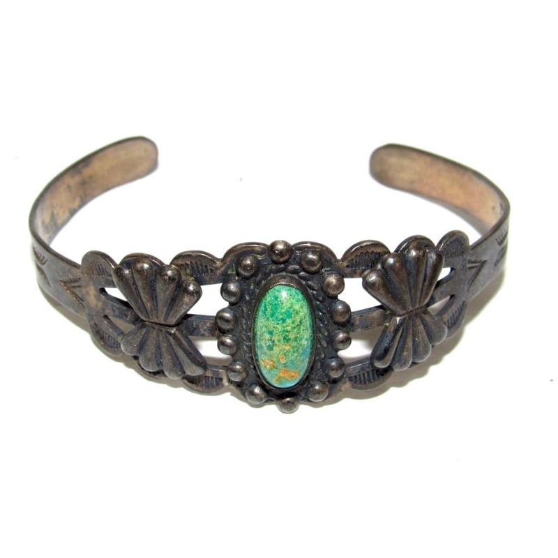 Old Pawn Navajo Cerrillos Turquoise Cuff Bracelet Sterling Silver Native: For your consideration is this stunning early Native American Navajo sterling silver and legendary Cerrillos mine turquoise statement cuff bracelet. The bracelet features a traditional Navajo design w