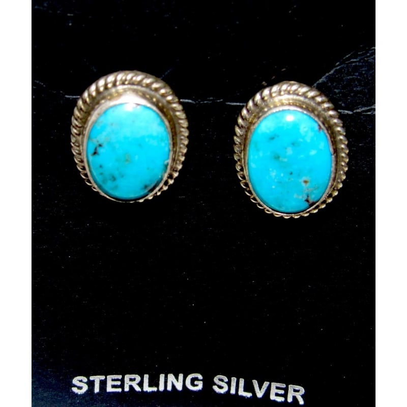 Navajo Kingman Turquoise Post Earrings Sterling Silver Native American: Fab pair of classic Navajo sterling silver and Blue Kingman mine turquoise post earrings. Fab pieces with classic design. Measure about 1/2". Beautiful color and matrix.