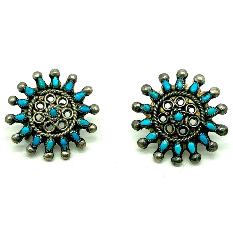 Old Pawn Zuni Cluster Earrings Petit Point Turquoise Sterling Silver Screw Back: Stunning vintage Zuni sterling silver and petit point turquoise screw back earrings in nice vintage condition. Measures about 1 1/4" in diameter. Traditional turquoise cluster design. Unmarked as most