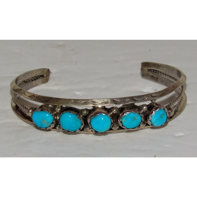Navajo Blue Royston Turquoise Stacker Cuff Bracelet Sterling Silver Signed: Stunning sterling silver and gorgeous oval natural Kingman turquoise Native American Navajo stacker cuff bracelet. Traditional hand etched design, accented with a gorgeous, Kingman turquoise cabochons