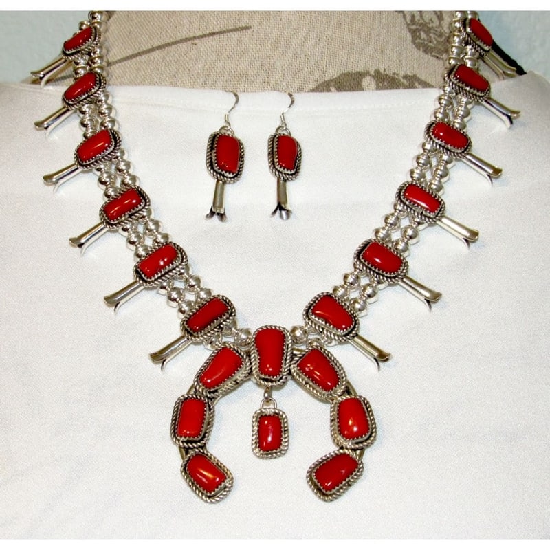 Navajo Mediterranean Coral Squash Blossom Necklace & Earrings Set Sterling: Stunning Native American sterling silver and absolutely gorgeous Mediterranean coral squash blossom necklace and earrings set by the Navajo artist K. Pino.. The total length of the necklace and naja p