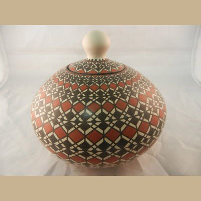 Mata Ortiz One of Kind Eye Dazzler Lidded Pot - 2